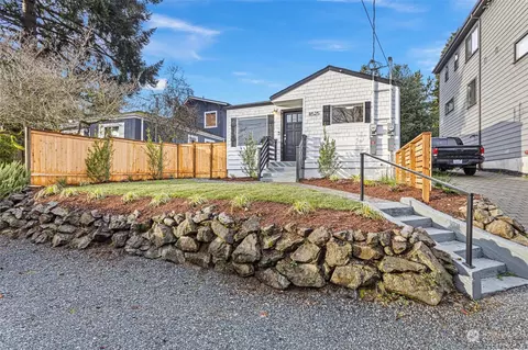 8525 10th Ave NW, Seattle, WA 98117