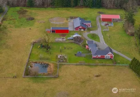 1996 Friday Creek Rd, Burlington, WA 98233