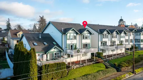 118 N 6th St #A, Mount Vernon, WA 98273
