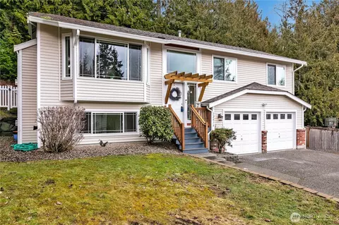 12019 Thackery Pl NW, Silverdale, WA 98383