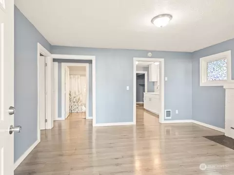 Living - 336 20th Ave, Longview, WA 98632 photo 5 of 5