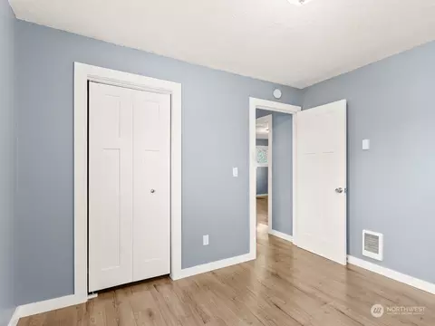 Bedroom - 336 20th Ave, Longview, WA 98632 photo 2 of 3