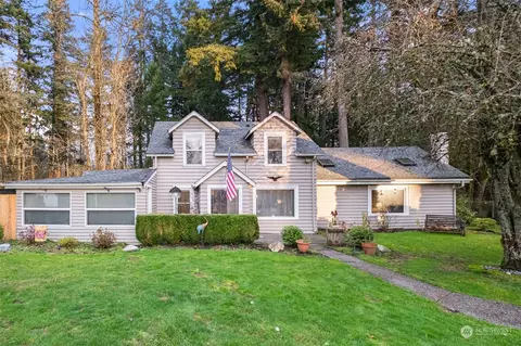 11725 Aqueduct Dr E, Tacoma, WA 98445