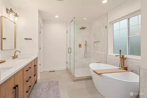 Bath - 23106 35th Dr SE, Bothell, WA 98021 photo 2 of 5