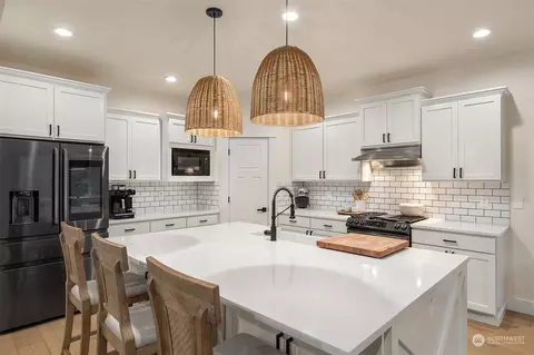 Kitchen - 23106 35th Dr SE, Bothell, WA 98021 photo 2 of 8