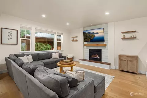 Living - 23106 35th Dr SE, Bothell, WA 98021 photo 2 of 5