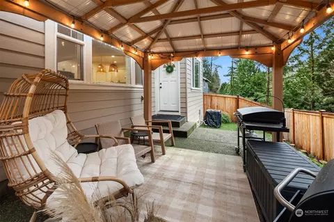 Exterior - 23106 35th Dr SE, Bothell, WA 98021 photo 3 of 4