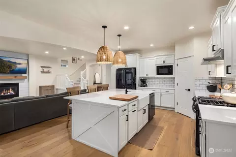 Kitchen - 23106 35th Dr SE, Bothell, WA 98021 photo 6 of 8