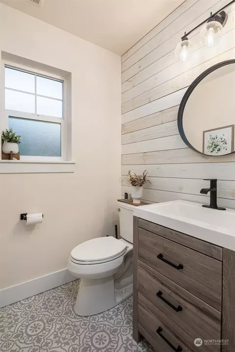 Bath - 23106 35th Dr SE, Bothell, WA 98021 photo 1 of 5