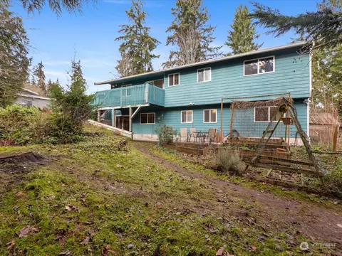 Exterior - 124 234th Pl SE, Bothell, WA 98021 photo 6 of 14