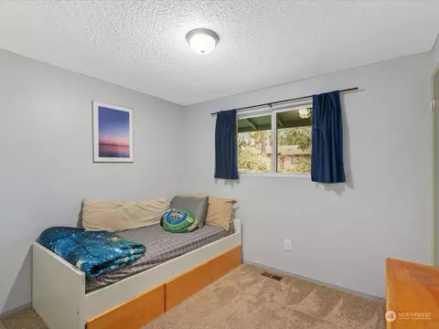 Bedroom - 124 234th Pl SE, Bothell, WA 98021 photo 5 of 6