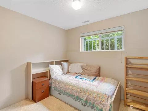 Bedroom - 124 234th Pl SE, Bothell, WA 98021 photo 4 of 6