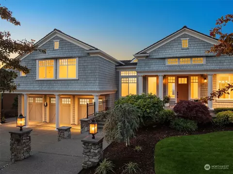 3028 NE Harrison Dr, Issaquah, WA 98029