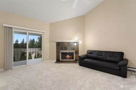 12834 SE 41st Ln #E305, Bellevue, WA 98006