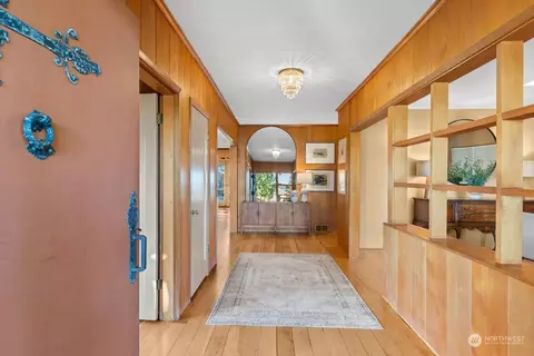 Entry Way - 718 Rucker Ave, Everett, WA 98201 photo 1 of 2