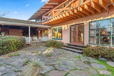 Exterior - 718 Rucker Ave, Everett, WA 98201 photo 6 of 7