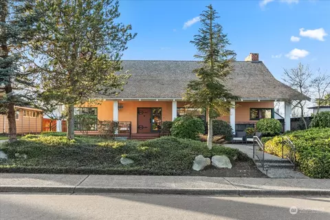 718 Rucker Ave, Everett, WA 98201