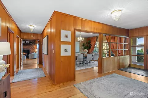 Entry Way - 718 Rucker Ave, Everett, WA 98201 photo 2 of 2