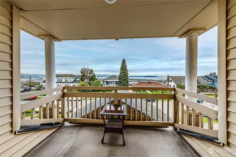 Exterior - 2219 Rucker Ave #202, Everett, WA 98201 photo 3 of 6