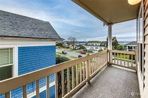 Exterior - 2219 Rucker Ave #202, Everett, WA 98201 photo 2 of 6