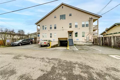 Exterior - 2219 Rucker Ave #202, Everett, WA 98201 photo 5 of 6