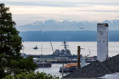 View/Area - 2219 Rucker Ave #202, Everett, WA 98201 photo 2 of 2