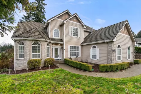 4032 Campus Green Dr NE, Lacey, WA 98516