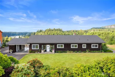 302 Ridge Rd W, Eatonville, WA 98328