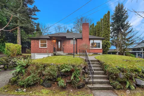 313 NE 77th St, Seattle, WA 98115