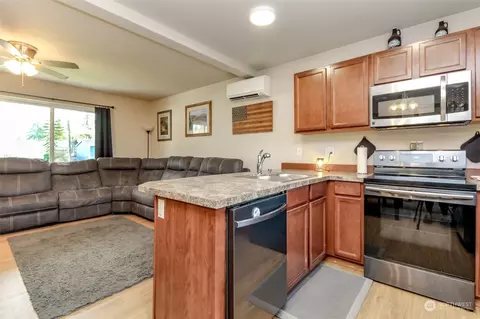 Kitchen - 25510 33rd Avenue Ct E, Spanaway, WA 98387 photo 1 of 5