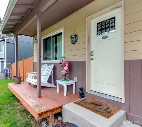 Exterior - 25510 33rd Avenue Ct E, Spanaway, WA 98387 photo 2 of 6