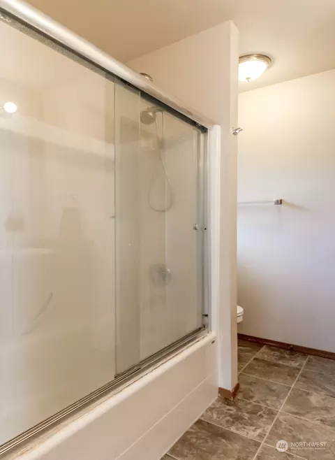 Bath - 25510 33rd Avenue Ct E, Spanaway, WA 98387 photo 2 of 4