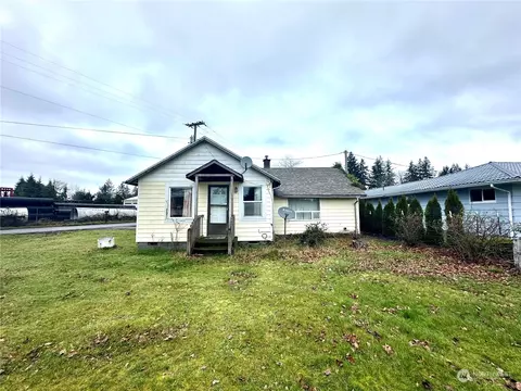 981 Bogachiel Way, Forks, WA 98331