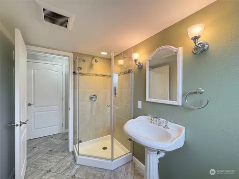 Bath - 280 Meadow Lark Ln, Sequim, WA 98382 photo 6 of 6