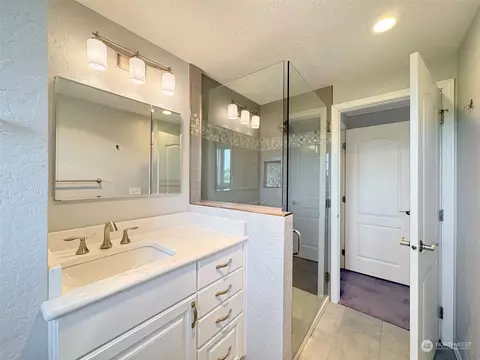 Bath - 280 Meadow Lark Ln, Sequim, WA 98382 photo 4 of 6