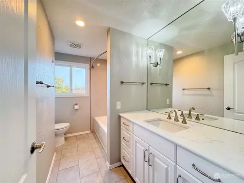 Bath - 280 Meadow Lark Ln, Sequim, WA 98382 photo 1 of 6