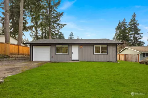 2808 Forest Park Ct N, Puyallup, WA 98374