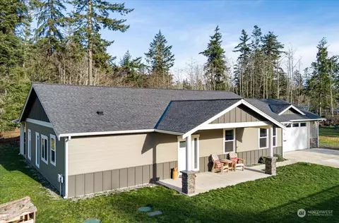 685 Neighborly Ln, Oak Harbor, WA 98277