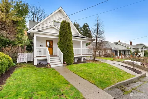 912 N 84th St, Seattle, WA 98103