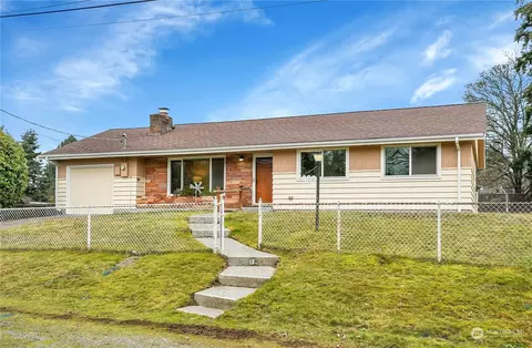 902 S 138th St, Burien, WA 98168