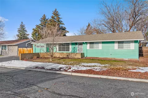 1109 Carolyn St SE, East Wenatchee, WA 98802