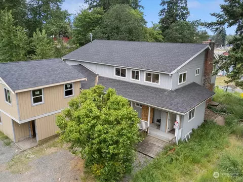 214 N Lyle St, Roy, WA 98580