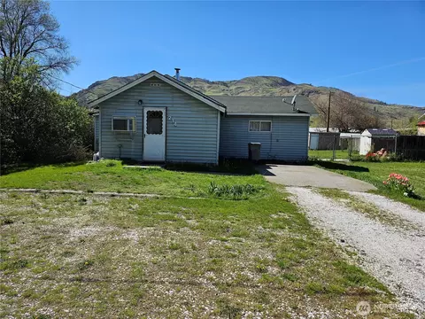 214 Main St, Oroville, WA 98844