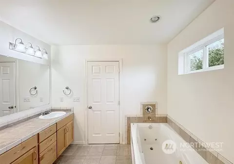 Bath - 41 Farm Pl, Sequim, WA 98382 photo 2 of 4