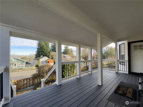 Exterior - 4810 S 3rd Ave, Everett, WA 98203 photo 2 of 4