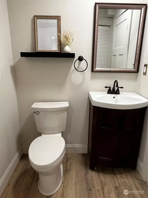 Bath - 4810 S 3rd Ave, Everett, WA 98203 photo 4 of 4