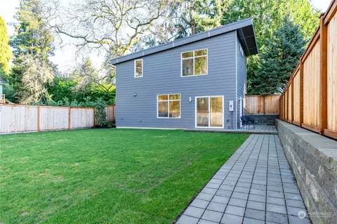 3034 NE 90th St, Seattle, WA 98115