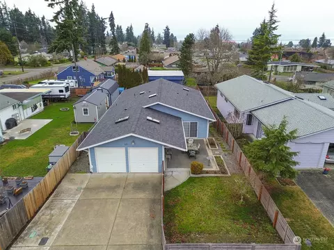 227 W Park Ave, Port Angeles, WA 98362