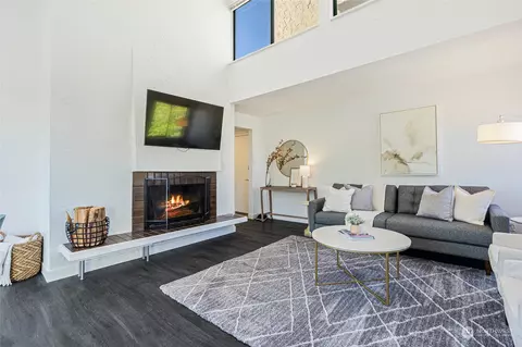 5801 Phinney Ave N #403, Seattle, WA 98103