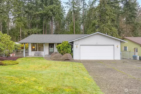 913 Eckard Pl, Port Angeles, WA 98362